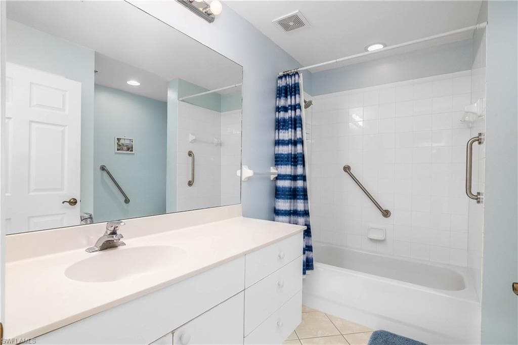 6810 Beach Resort Dr 13, Naples, FL 34114-15