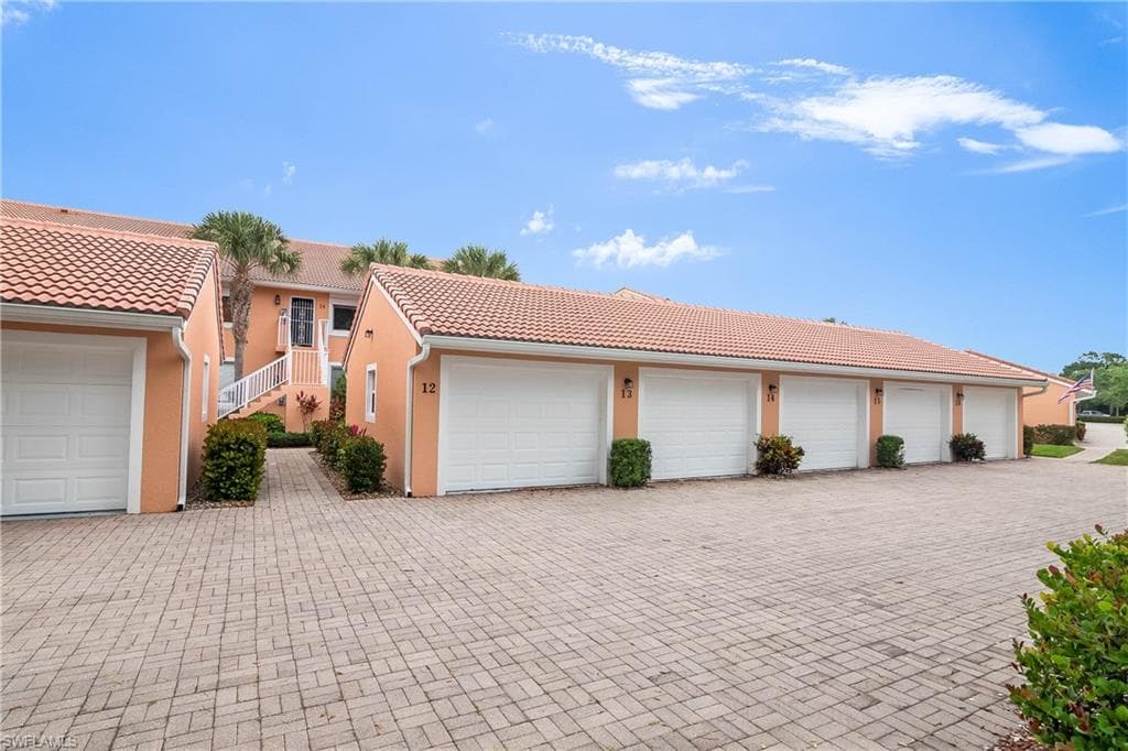 6810 Beach Resort Dr 13, Naples, FL 34114-21