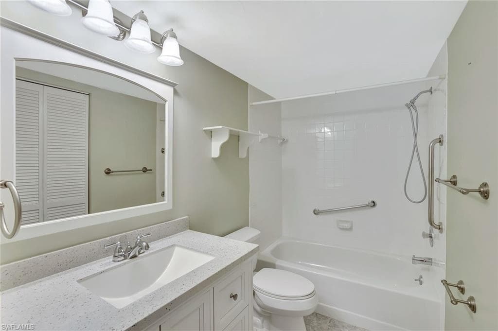1051 Foxfire Ln 309, Naples, FL 34104-14