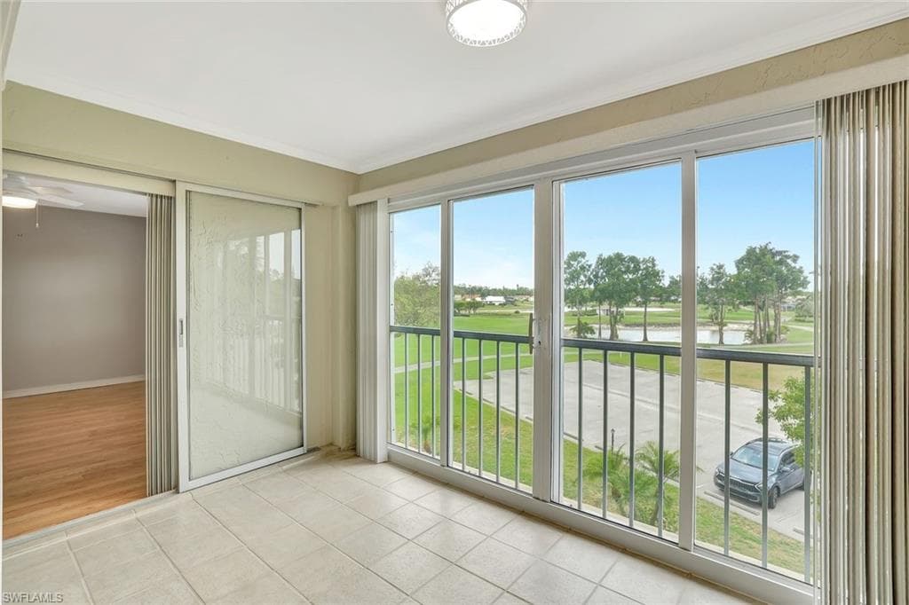 1051 Foxfire Ln 309, Naples, FL 34104-15