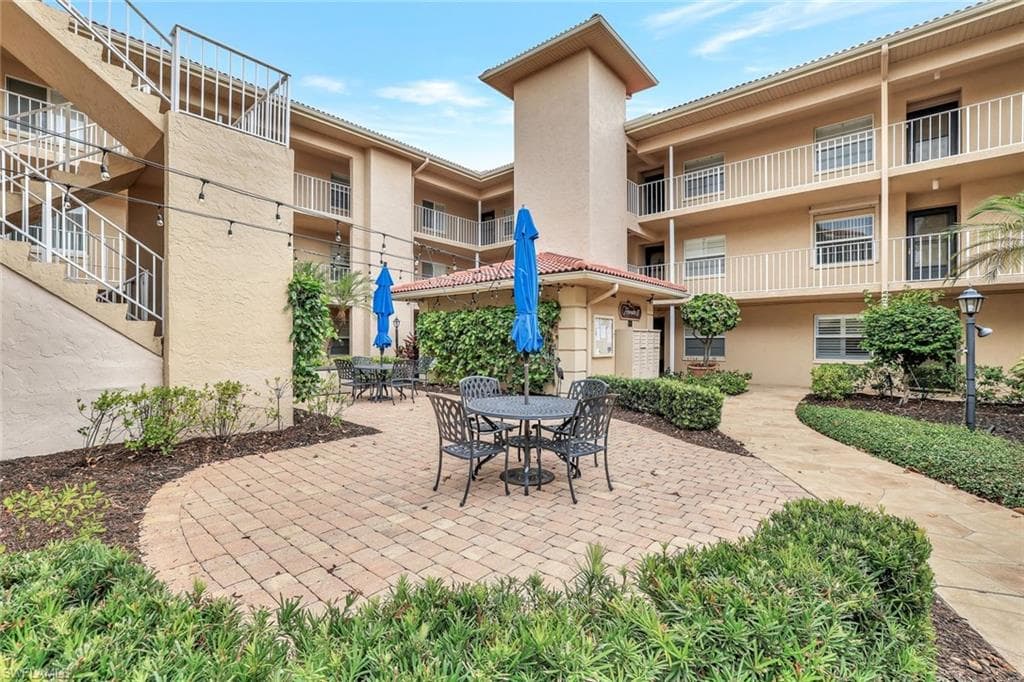 1051 Foxfire Ln 309, Naples, FL 34104-19