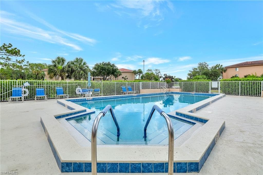 1051 Foxfire Ln 309, Naples, FL 34104-20