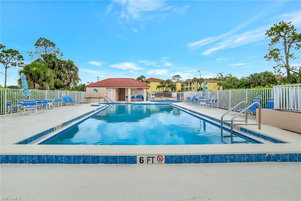 1051 Foxfire Ln 309, Naples, FL 34104-21