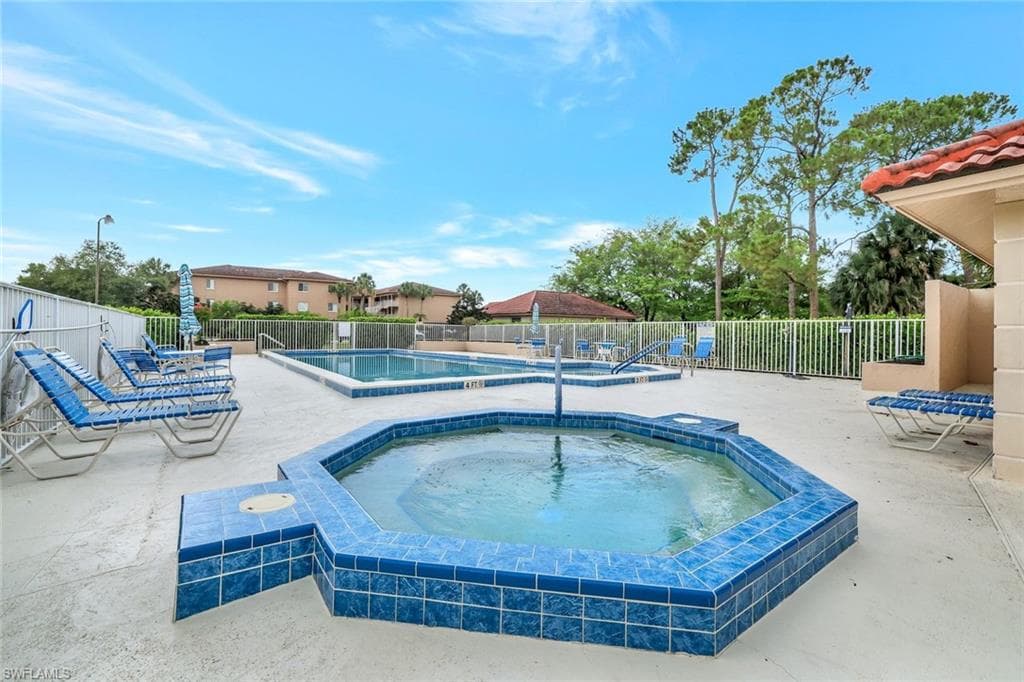 1051 Foxfire Ln 309, Naples, FL 34104-23