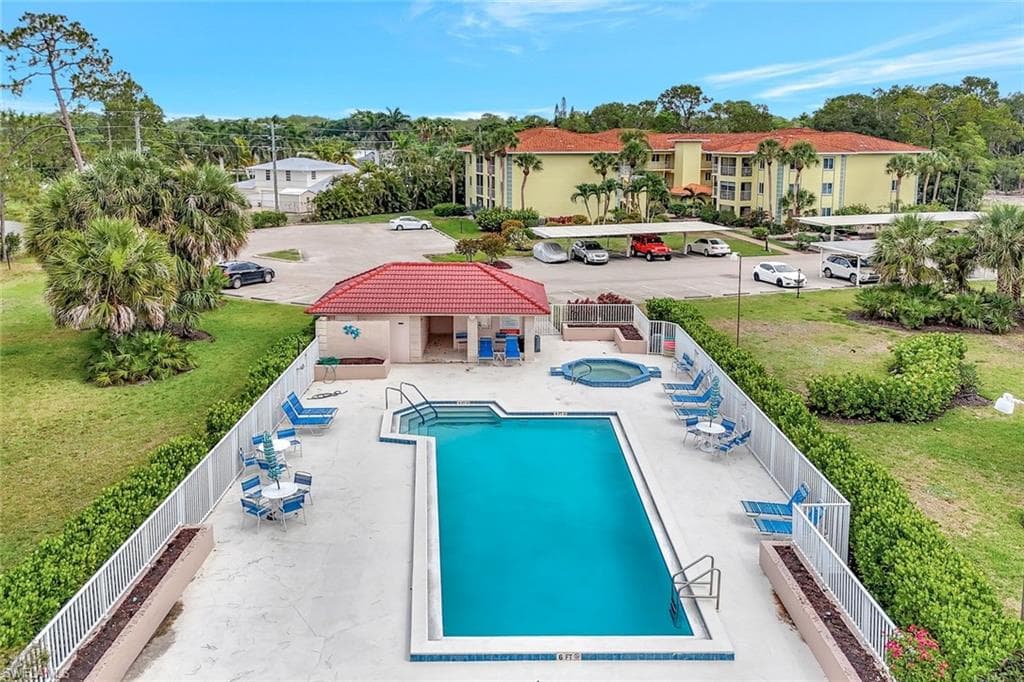 1051 Foxfire Ln 309, Naples, FL 34104-24
