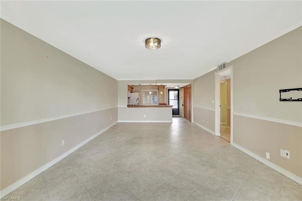 1051 Foxfire Ln 309, Naples, FL 34104-4