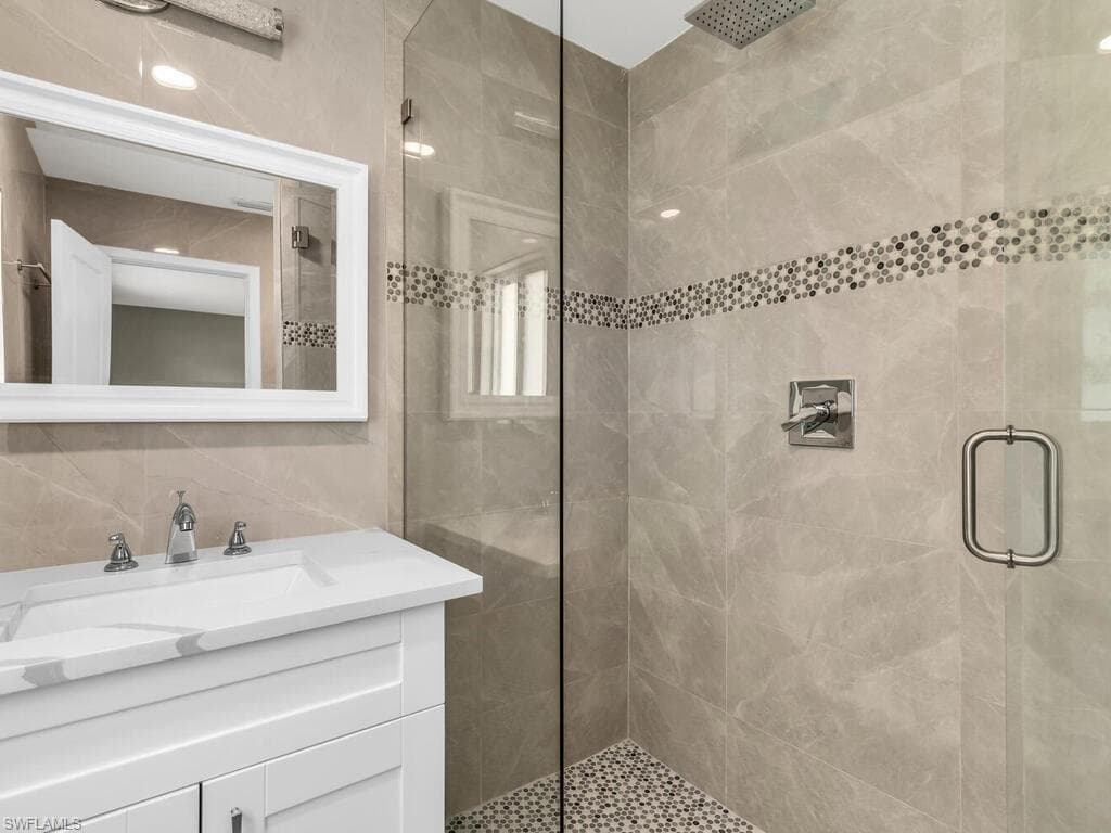 1004 51st Ter, Cape Coral, FL 33914-15