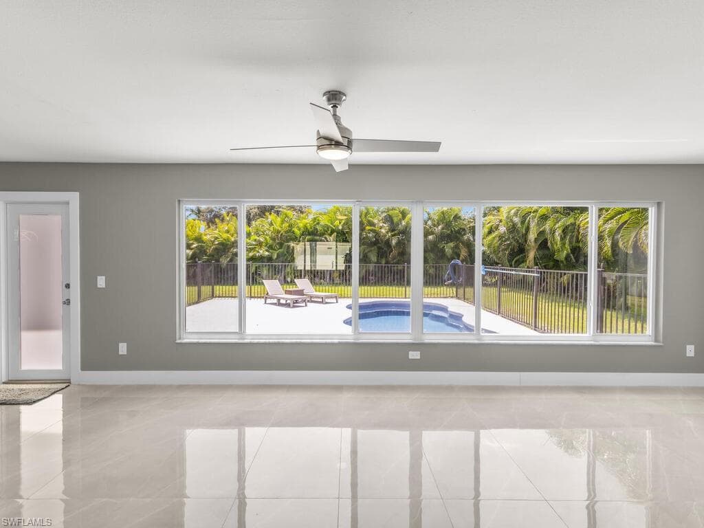1004 51st Ter, Cape Coral, FL 33914-27