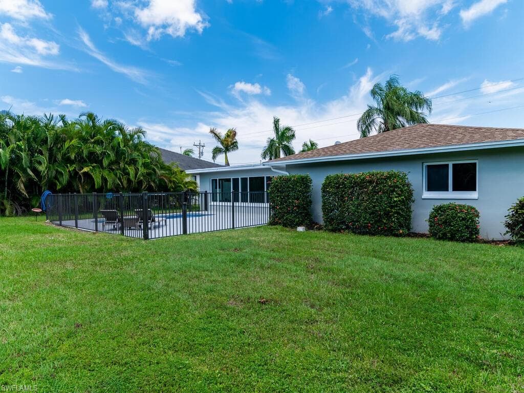 1004 51st Ter, Cape Coral, FL 33914-34