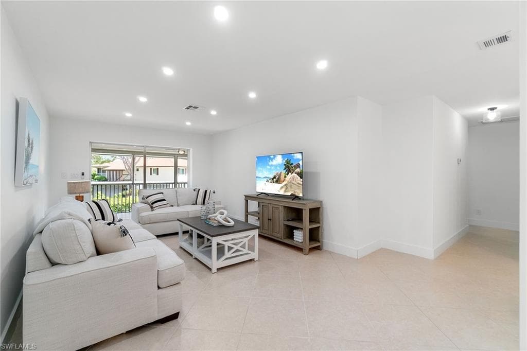 4126 Belair Ln C6, Naples, FL 34103-4