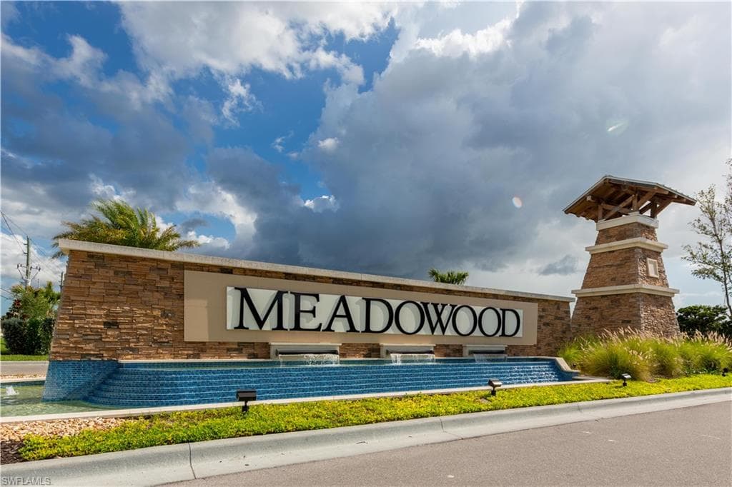 15307 Wildflower Cir, Naples, FL 34119-1