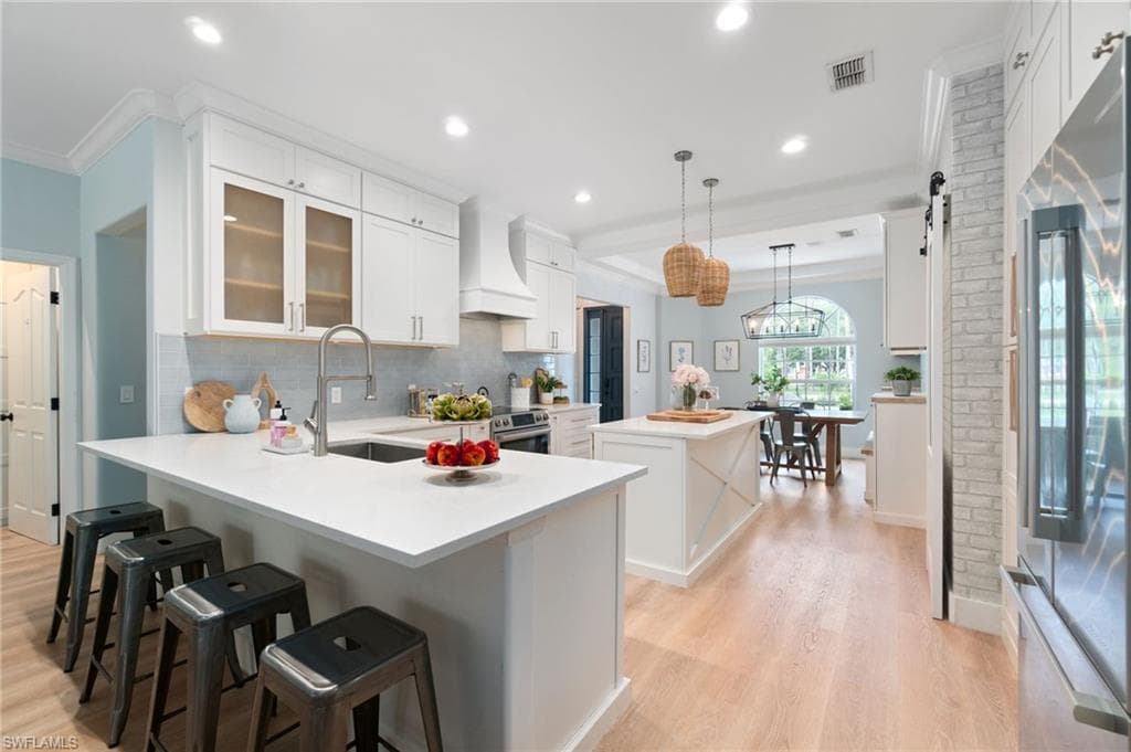 5141 Hickory Wood Dr, Naples, FL 34119-13
