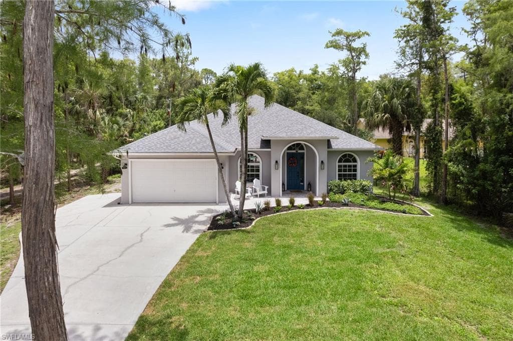 5141 Hickory Wood Dr, Naples, FL 34119-48