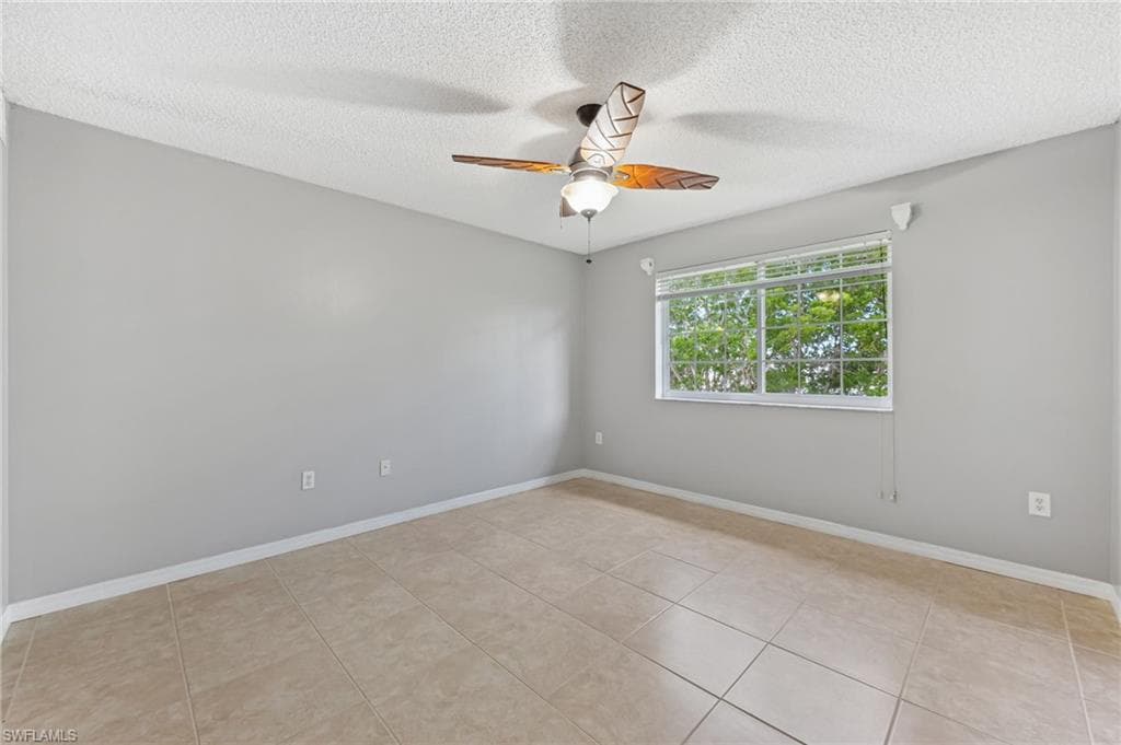1210 Wildwood Lakes Blvd 304, Naples, FL 34104-9