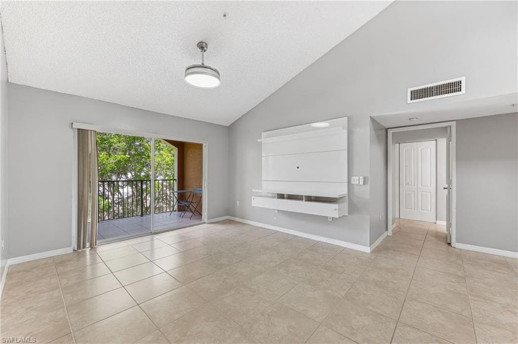 1210 Wildwood Lakes Blvd 304, Naples, FL 34104-4