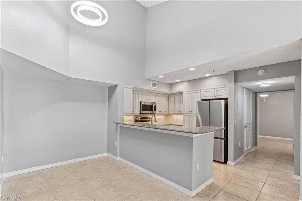 1210 Wildwood Lakes Blvd 304, Naples, FL 34104-6