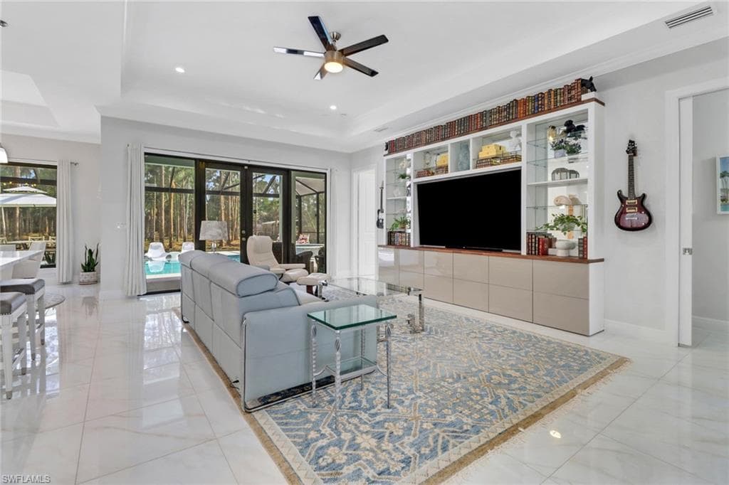 463 22nd Ave NE, Naples, FL 34120-13