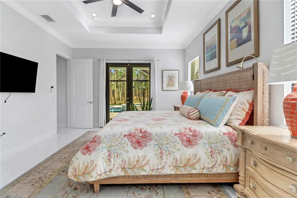463 22nd Ave NE, Naples, FL 34120-19