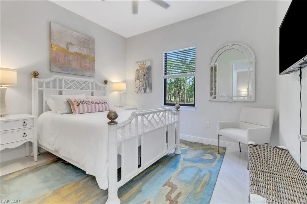 463 22nd Ave NE, Naples, FL 34120-24