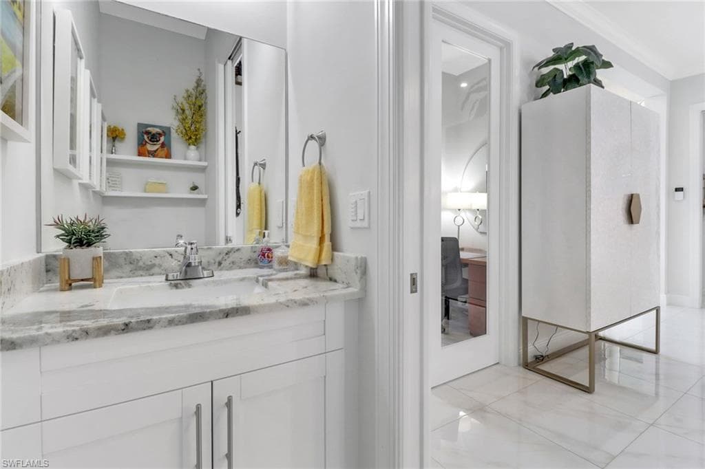 463 22nd Ave NE, Naples, FL 34120-27