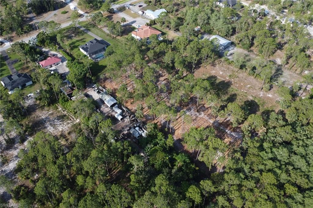 463 22nd Ave NE, Naples, FL 34120-39