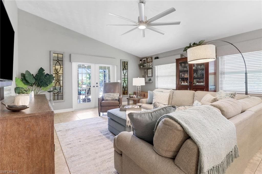 9798 Oxford St, Naples, FL 34109-13