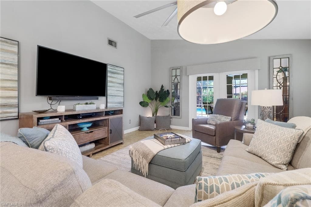9798 Oxford St, Naples, FL 34109-14