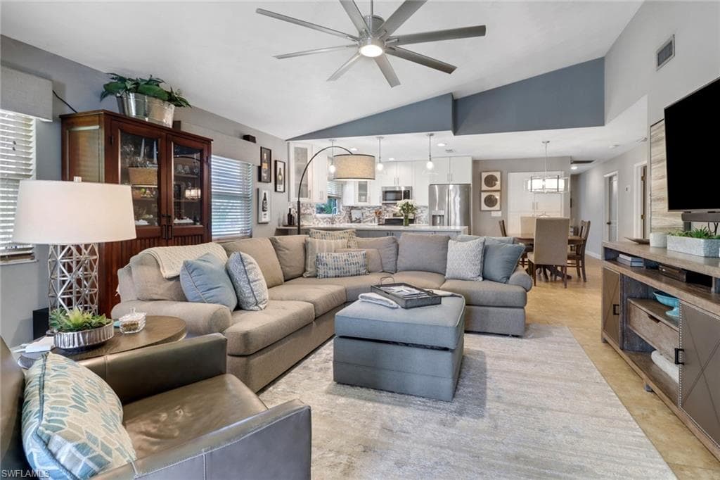 9798 Oxford St, Naples, FL 34109-16
