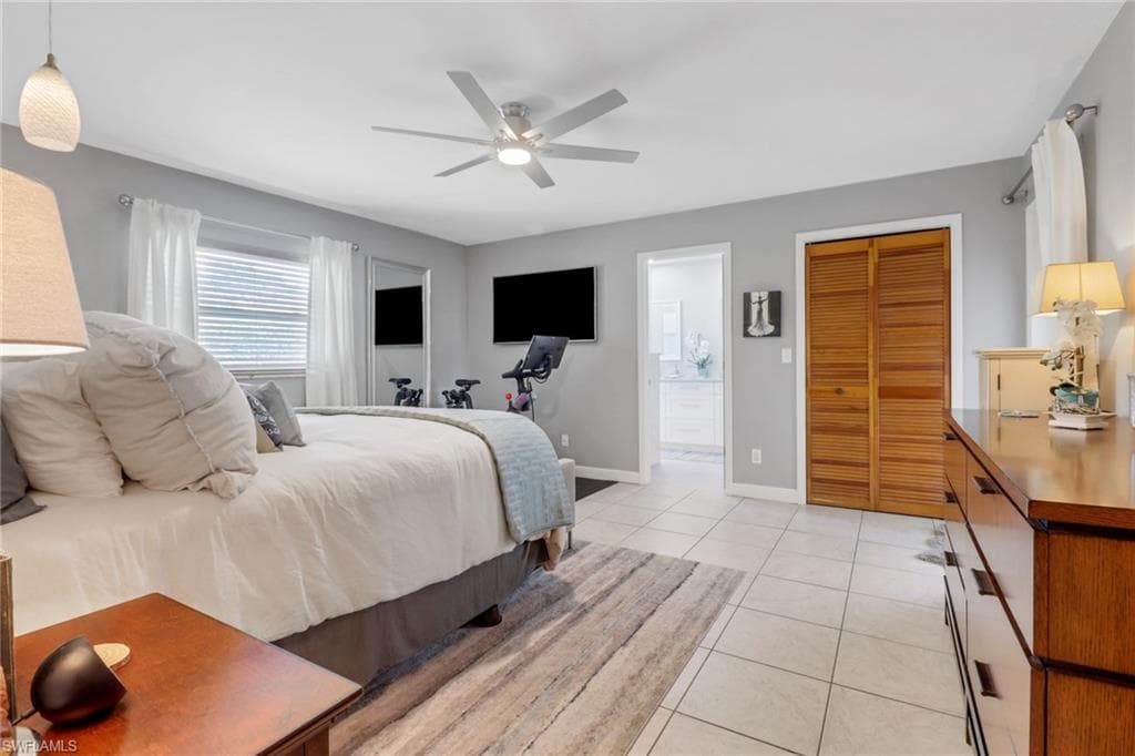 9798 Oxford St, Naples, FL 34109-24