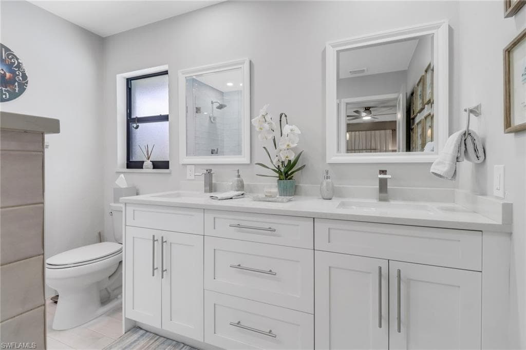9798 Oxford St, Naples, FL 34109-27