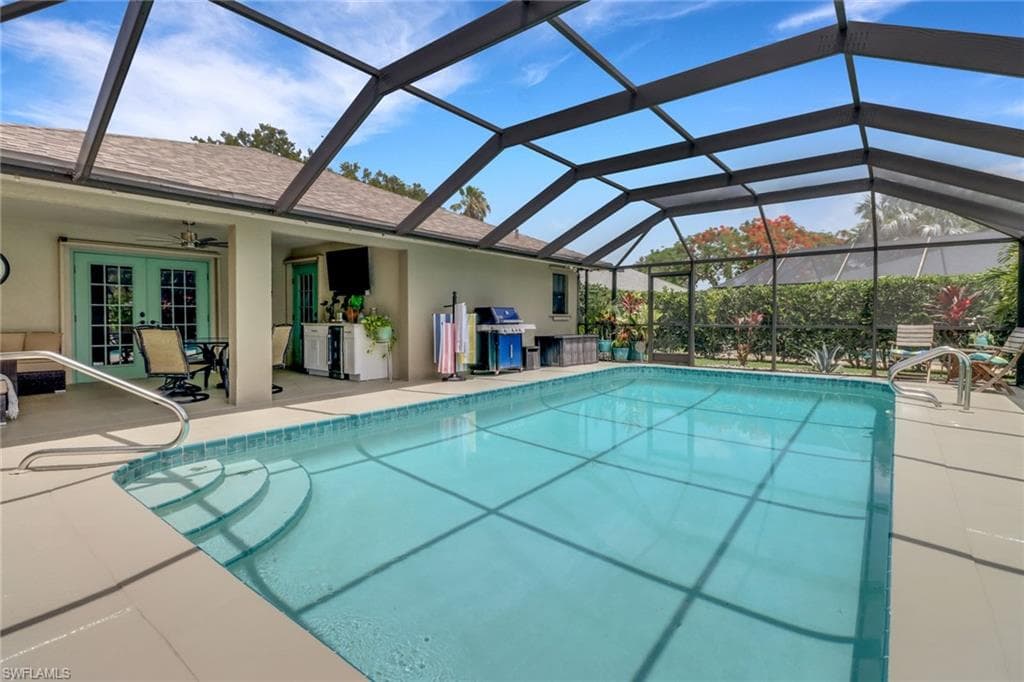9798 Oxford St, Naples, FL 34109-34