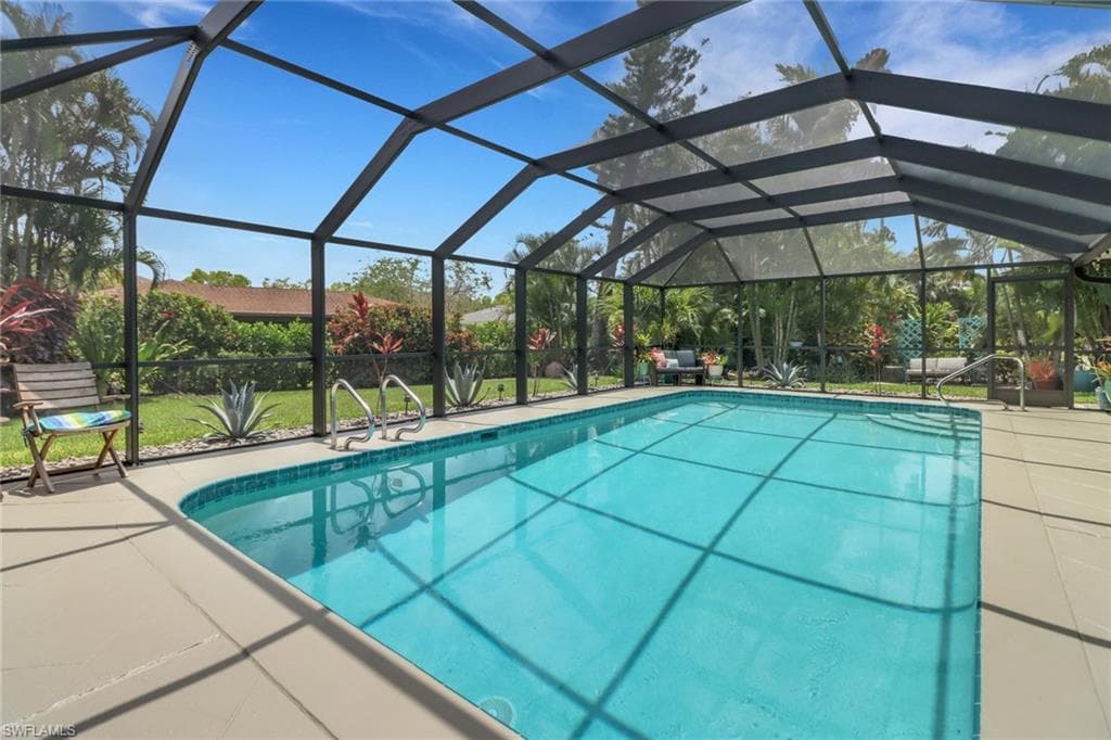9798 Oxford St, Naples, FL 34109-35