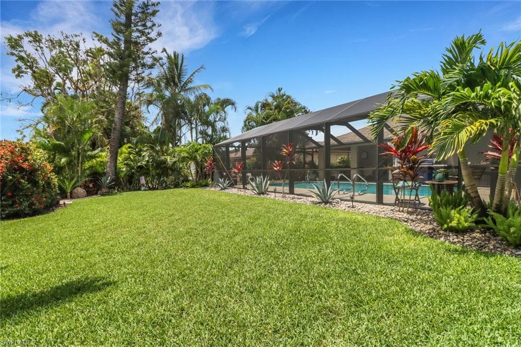 9798 Oxford St, Naples, FL 34109-36