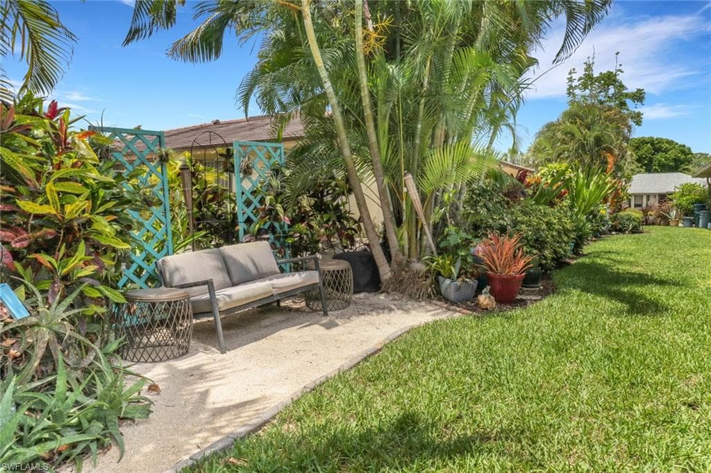 9798 Oxford St, Naples, FL 34109-38