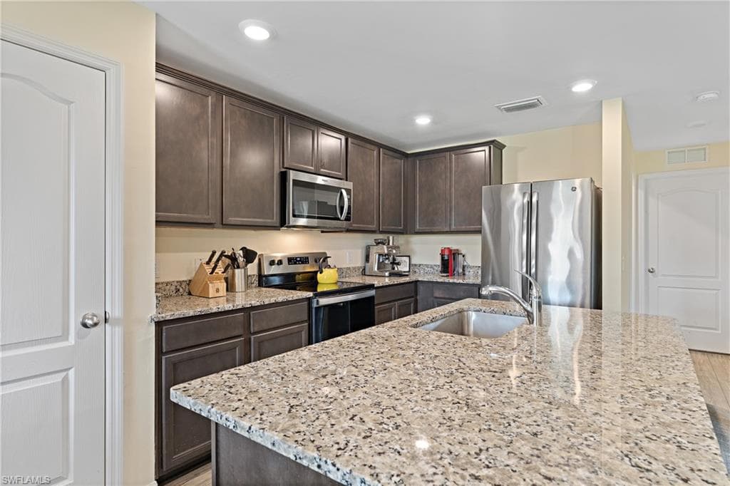 250 Lisette St, Fort Myers, FL 33913-11