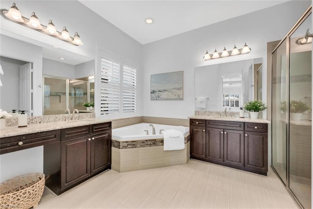 3428 Atlantic Cir, Naples, FL 34119-21