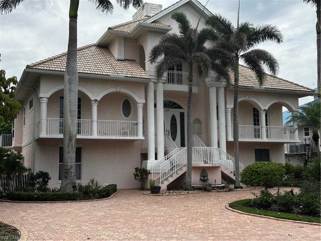 192 Topanga Dr, Bonita Springs, FL 34134-2