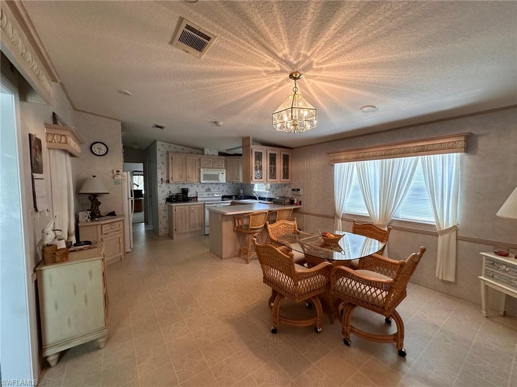 1307 Silver Lakes Blvd, Naples, FL 34114-9