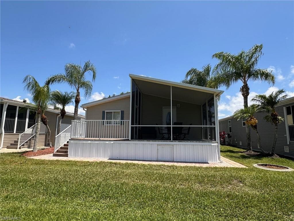1307 Silver Lakes Blvd, Naples, FL 34114-5