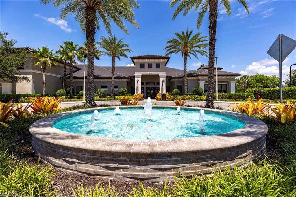 4330 Aurora St, Naples, FL 34119-31