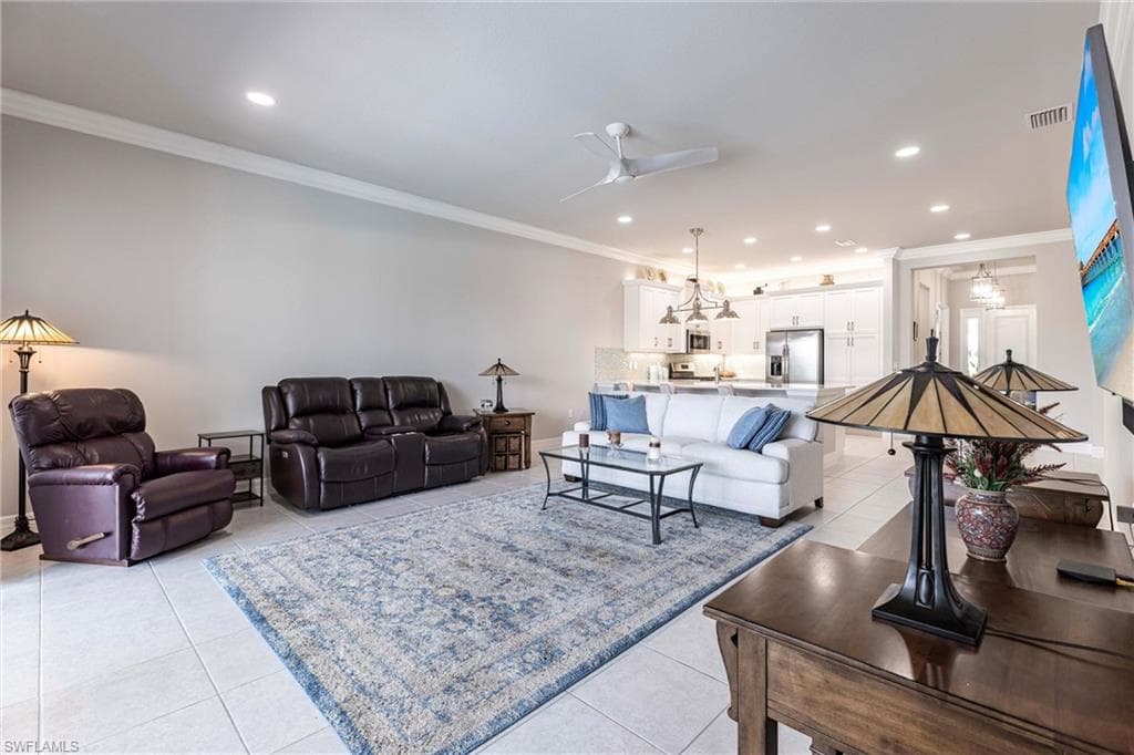 4330 Aurora St, Naples, FL 34119-3