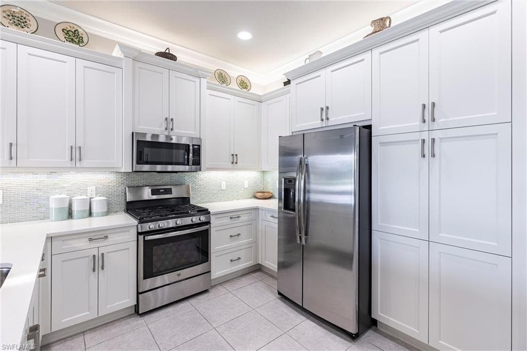 4330 Aurora St, Naples, FL 34119-7