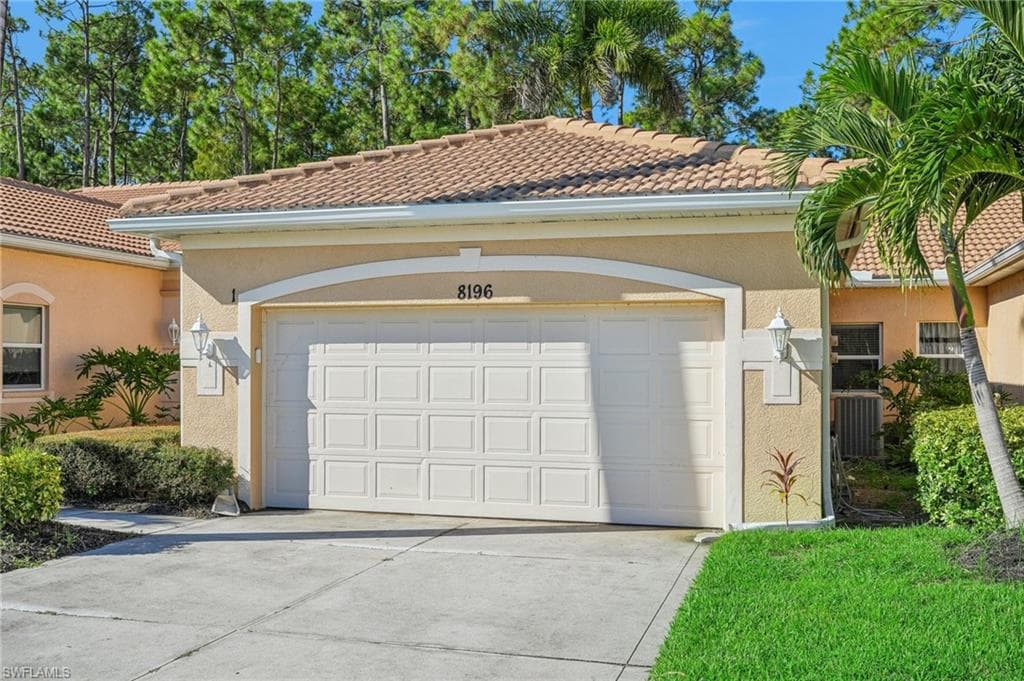 8196 Sanctuary Dr 1, Naples, FL 34104-28