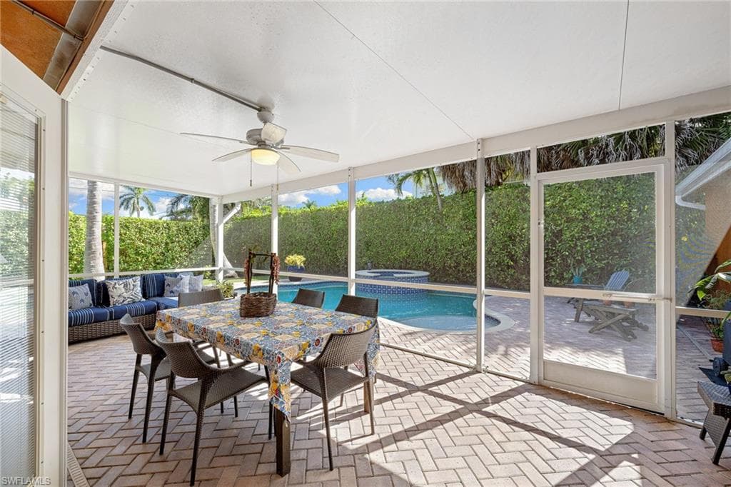 1233 12th Ave N, Naples, FL 34102-10