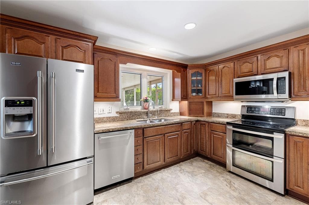 1233 12th Ave N, Naples, FL 34102-12