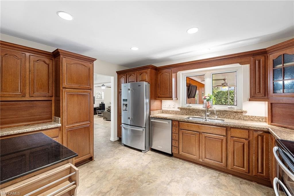 1233 12th Ave N, Naples, FL 34102-13