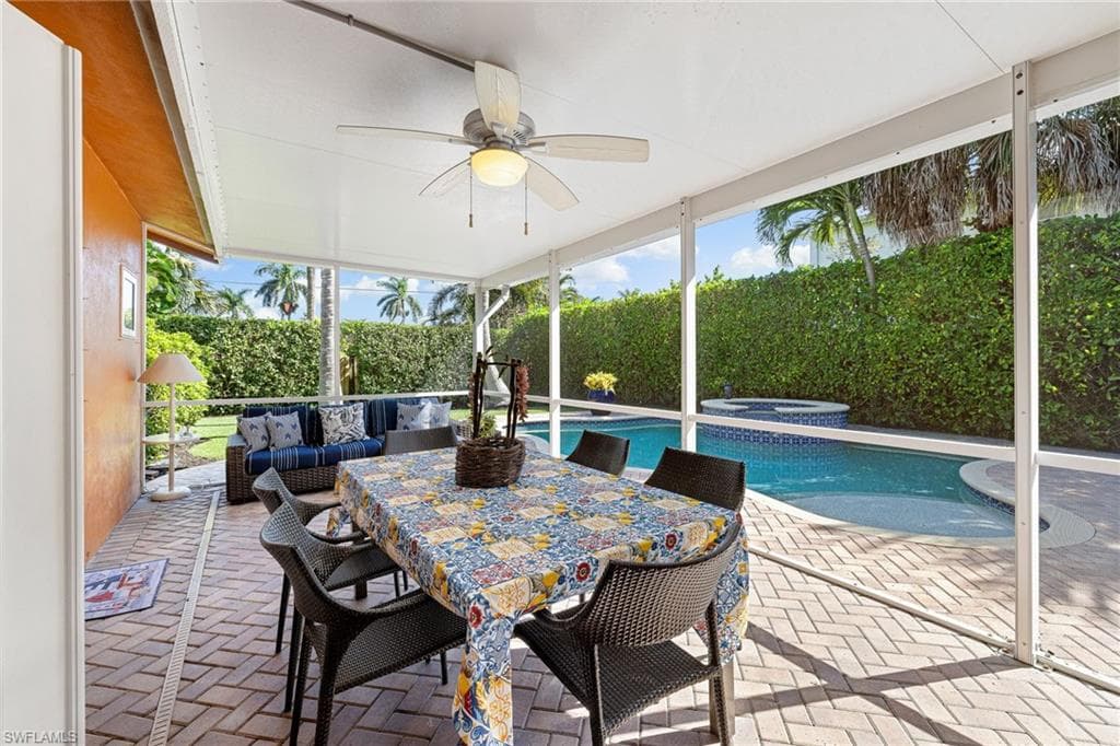 1233 12th Ave N, Naples, FL 34102-15