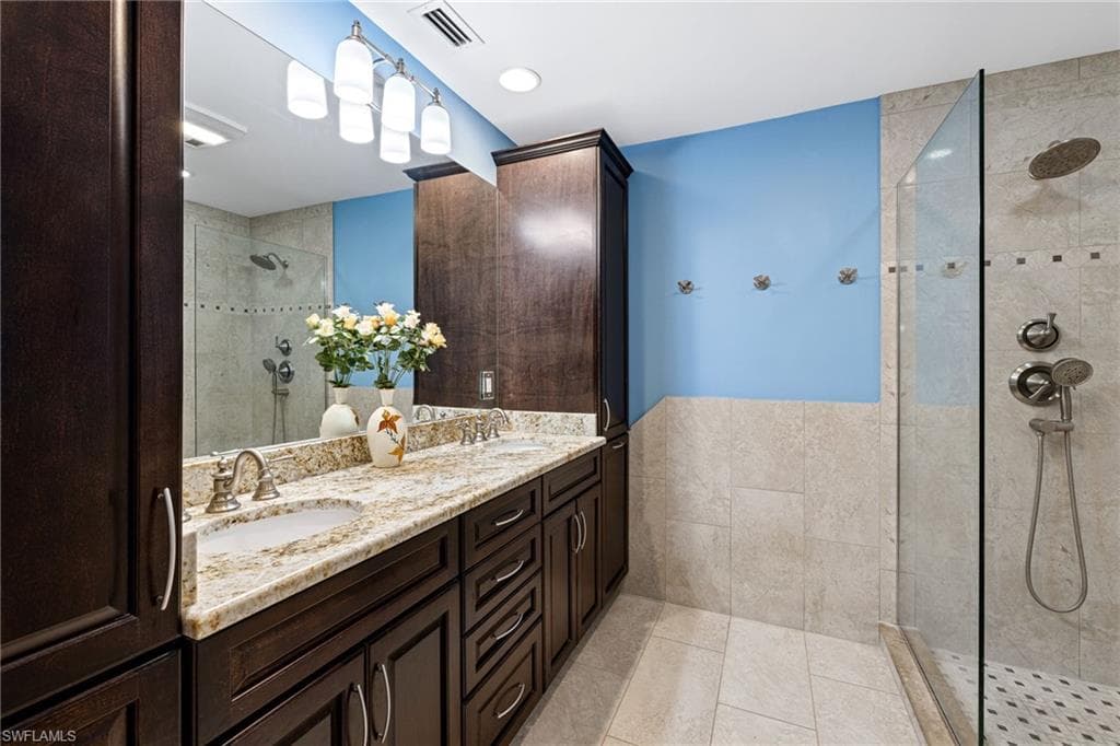 1233 12th Ave N, Naples, FL 34102-25
