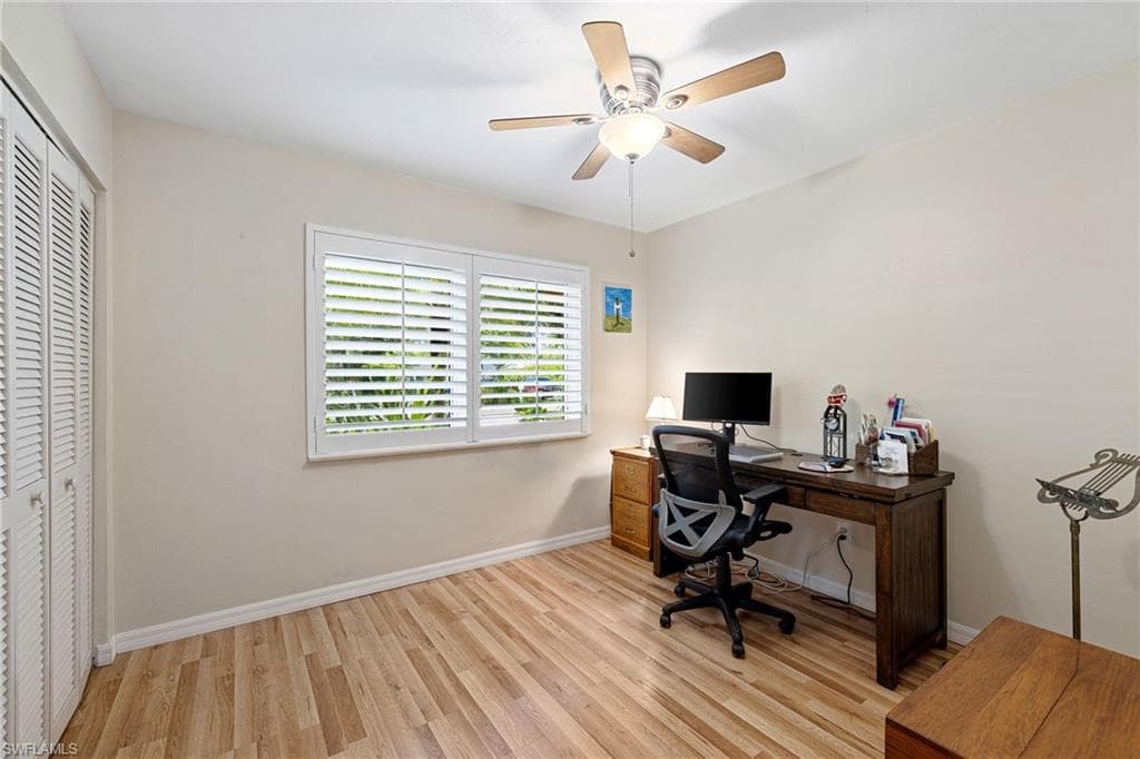 1233 12th Ave N, Naples, FL 34102-32