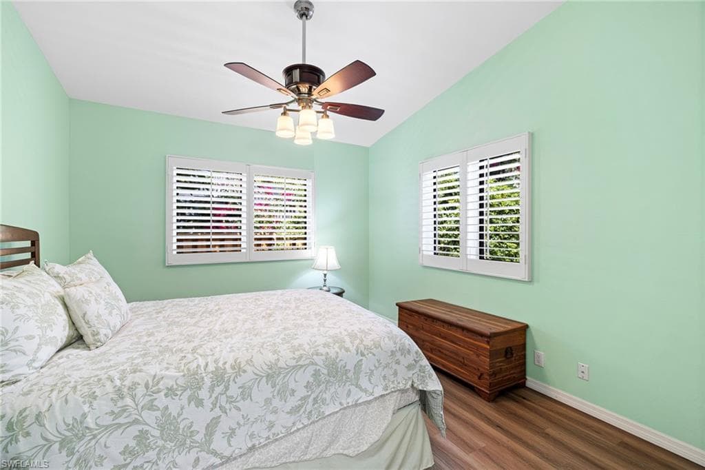 1233 12th Ave N, Naples, FL 34102-33